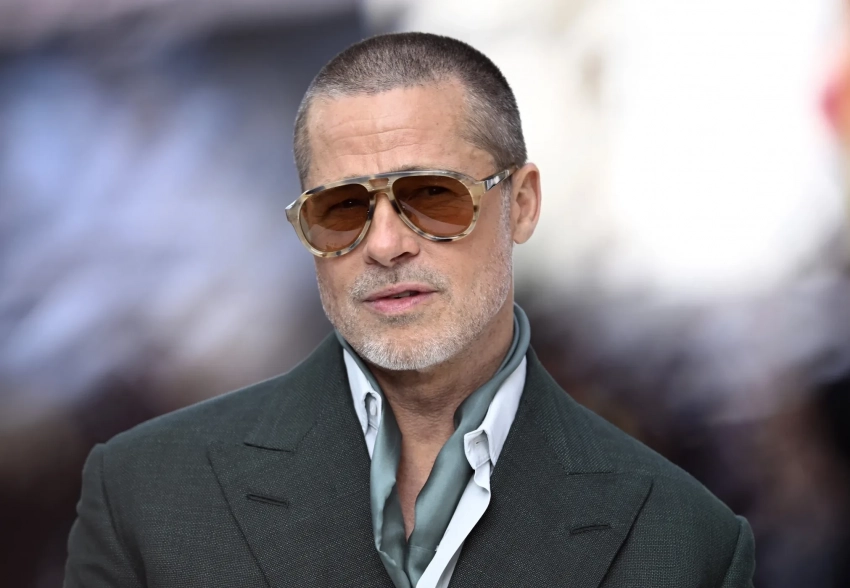 Дата рождения Анджелины Джоли, инициалы детей и мумия: все татуировки Брэда Питта