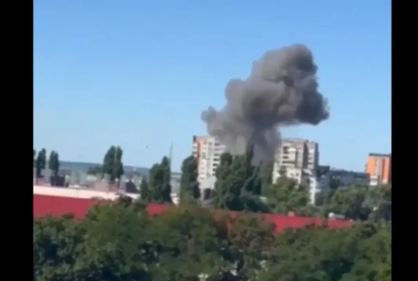 Появились кадры прилёта дронов по зданию ТЦК в Кременчуге Полтавской области и его результатов