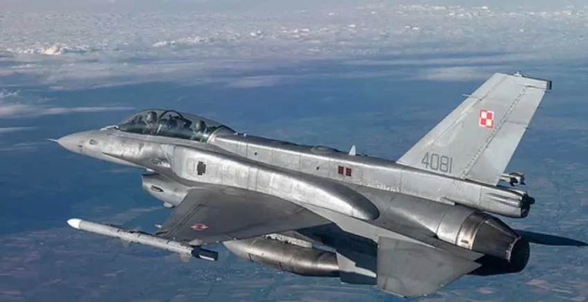 Польское командование: Авиация ВВС Польши и союзников поднималась в воздух в связи с активностью российских ракет и дронов над западом Украины