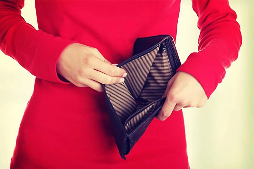 Какие 5 знаков зодиака этим летом окажутся на грани нищеты