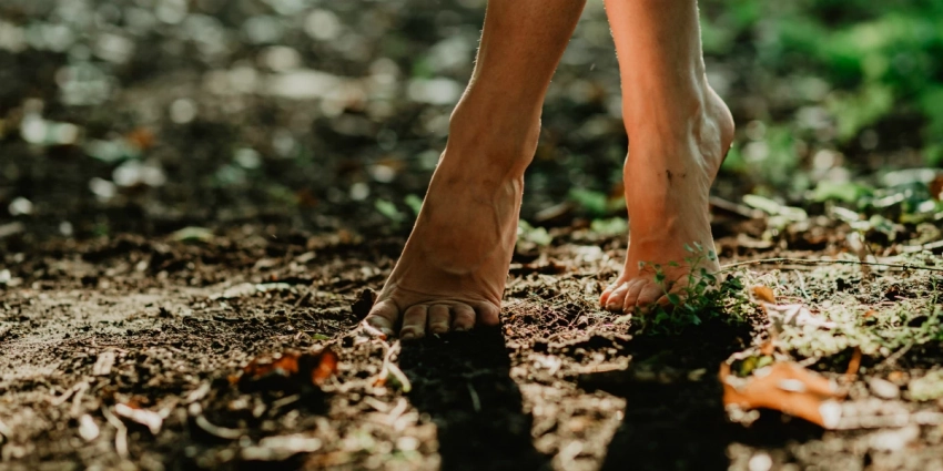 Неочевидные причины, почему у вас все время холодные ноги: при чем тут связь с родом