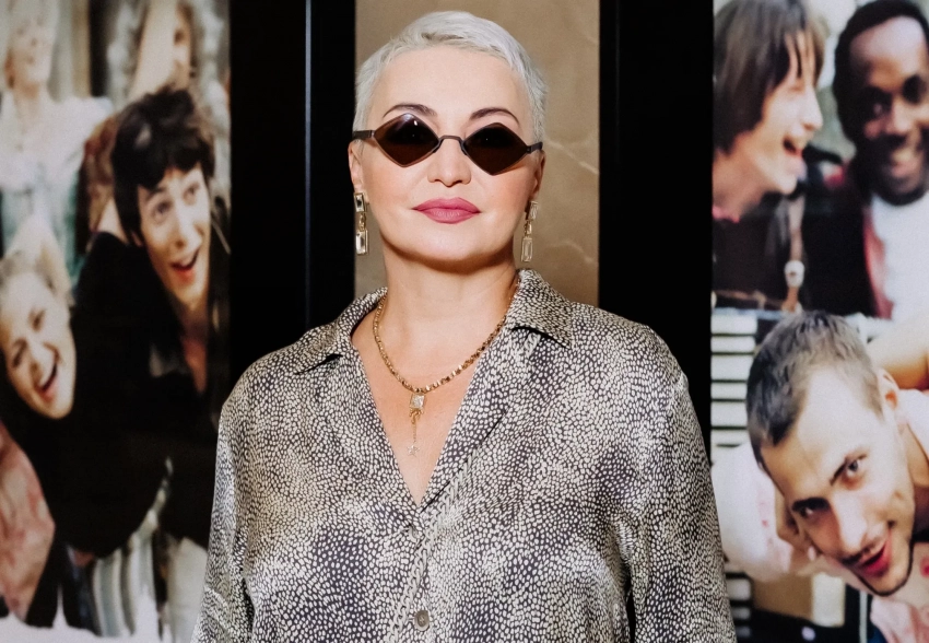 Павел Баршак с дочерью, Катя Лель и Влад Лисовец на премьере фильма "Прогулка"