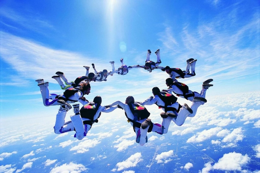 Какие праздники отмечают 26 июля 2025 года: День парашютиста и другие важные события