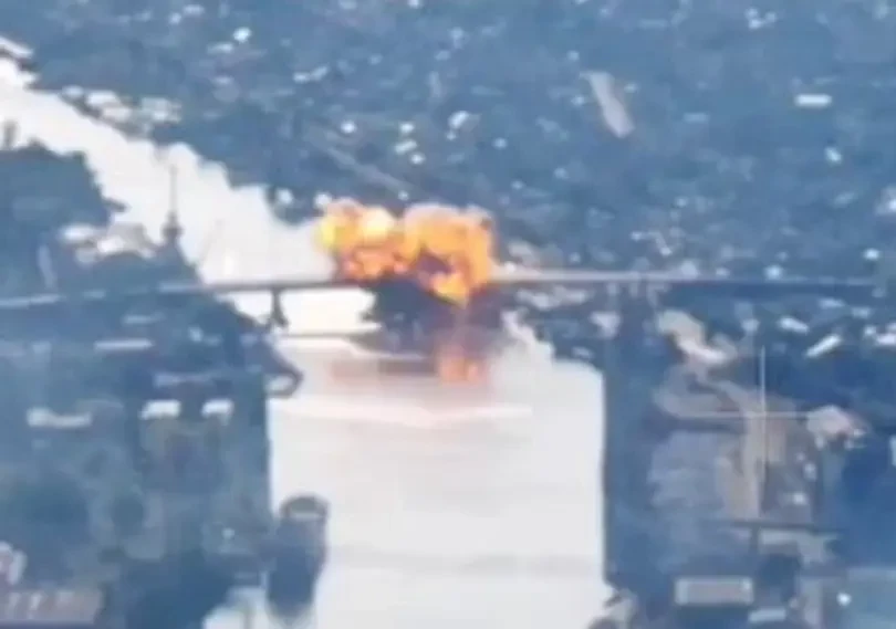 Изоляция района боевых действий: ударом ФАБ-3000 уничтожен мост через Днепр в Херсоне