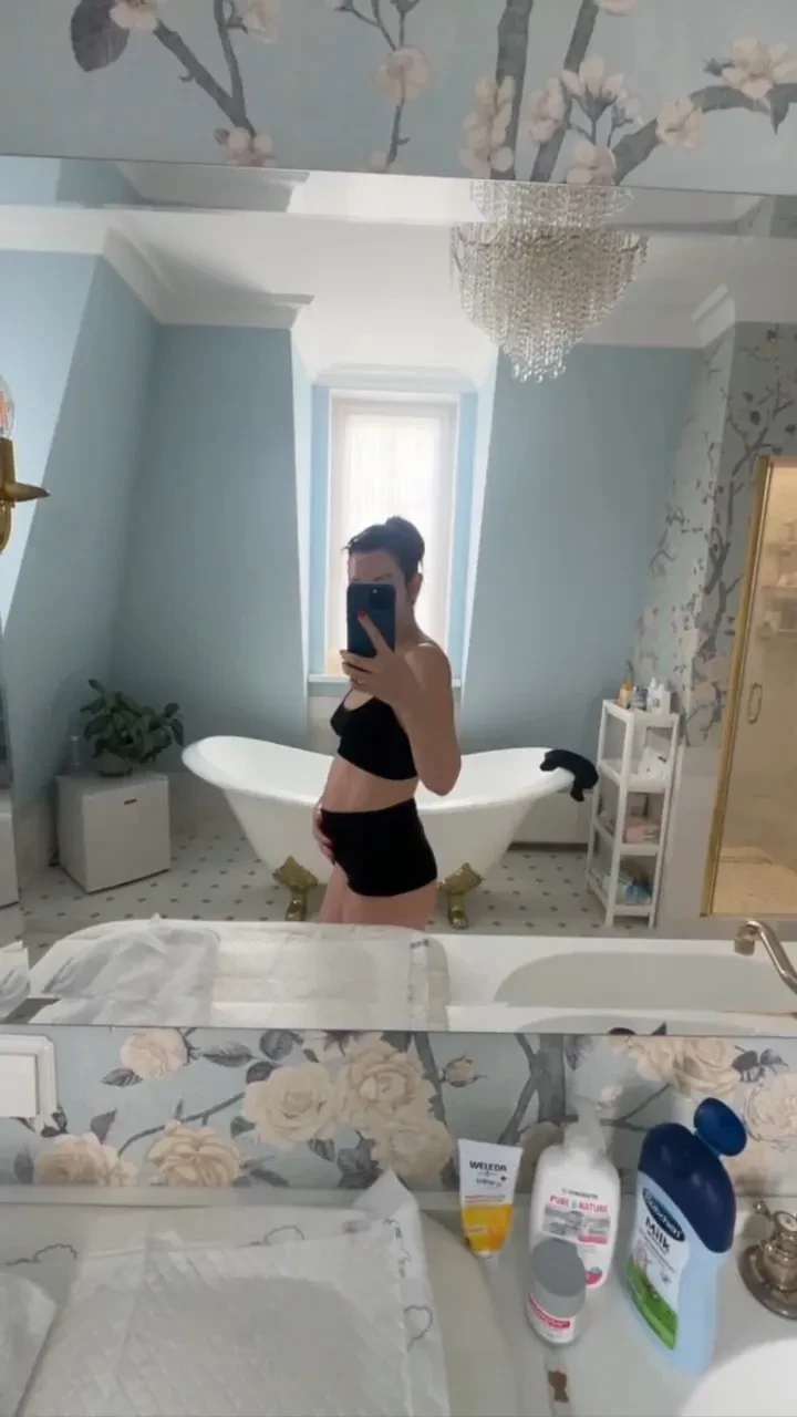 "Пиджак размера S еле застегнулся". Ида Галич показала фигуру спустя месяц после родов