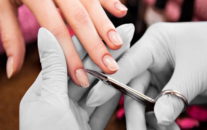 В гармонии с природой: стрижка ногтей по лунному календарю в сентябре 2025 года