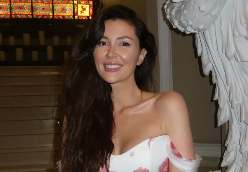 "Как-то так сейчас выгляжу". Анна Заворотнюк показала фигуру спустя четыре месяца после родов