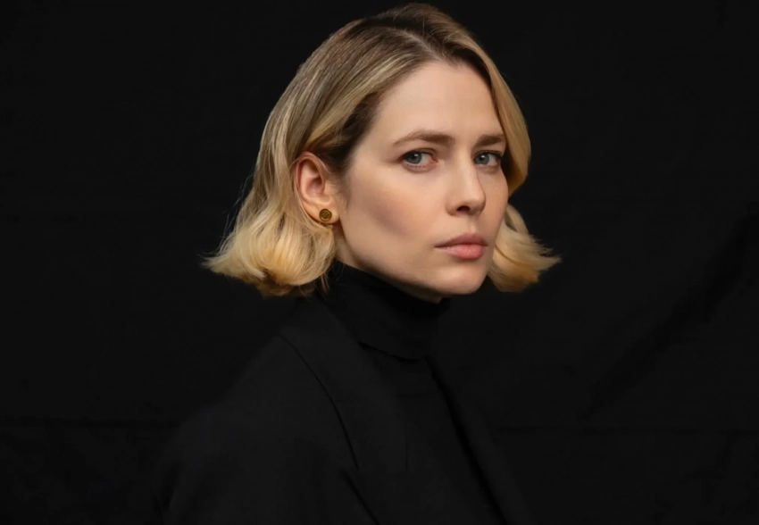 "Я бледная и неспортивная". Юлия Снигирь рассказала о своих комплексах и начале отношений с Евгением Цыгановым