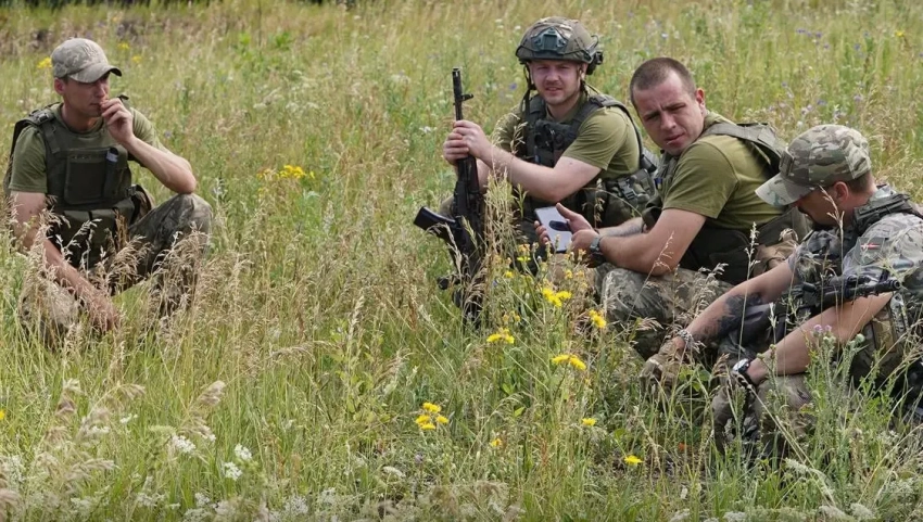 Попытаемся представить, как колонны ВСУ тянутся на выход из Славянска, Краматорска, Константиновки