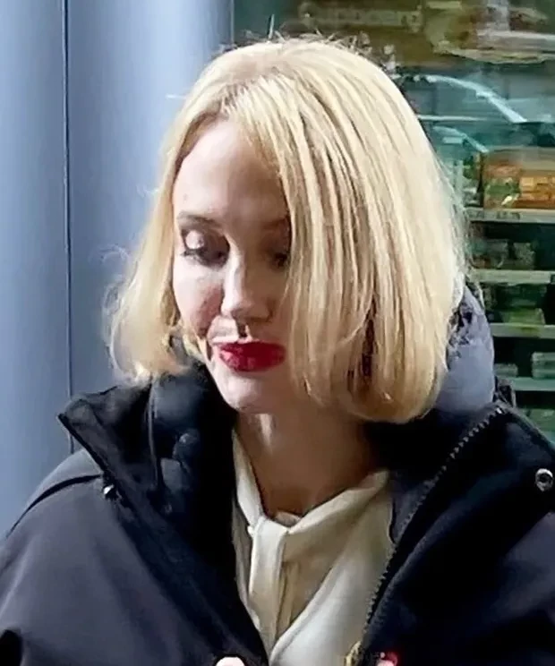 Каре и блонд: Анджелина Джоли появилась на публике в новом образе