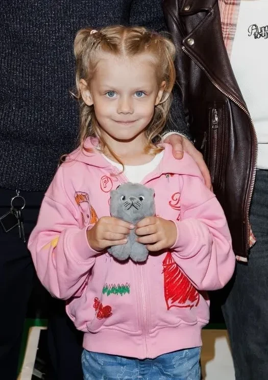 Павел Табаков вышел в свет с дочерью от Софьи Синицыной и своей девушкой