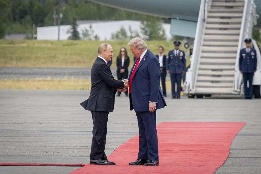 Отповедь в адрес европейцев Трамп продолжил фотографией с президентом России