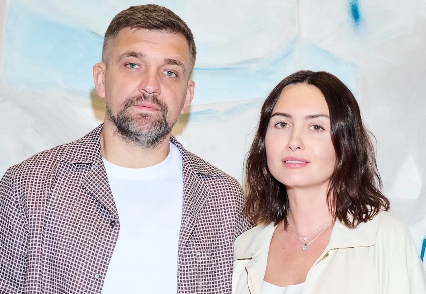 Баста и Елена Вакуленко-Пинская, Эвелина Хромченко и Алёна Долецкая на открытии выставки в Москве