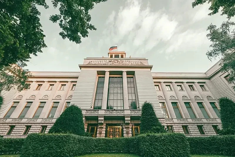 Депутаты партии АдГ водят немцев на экскурсии в посольство России