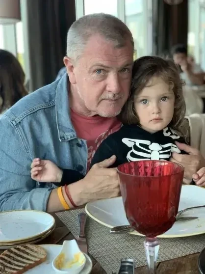 Виктория Исакова показала редкие совместные фото с дочерью от покойного Юрия Мороза