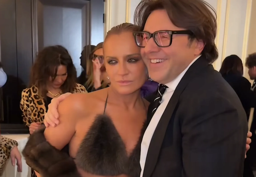 Филипп Киркоров, Андрей Малахов, Виктория Шелягова (в меховом бюстгальтере) и Яна Рудковская на показе "Меха Екатерина"