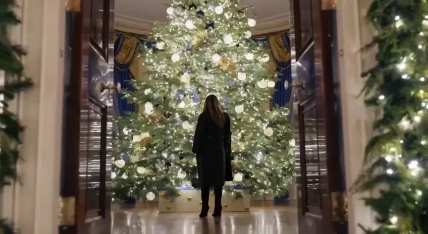 Мелания Трамп, Филипп Киркоров, Селена Гомес, Ольга Бузова, Ким Кардашьян: как звёзды украшают свои новогодние ёлки