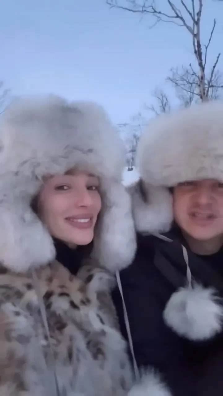 Крабы и сугробы: Настя Ивлеева и Филипп Бегак отметили первую годовщину свадьбы в Мурманске