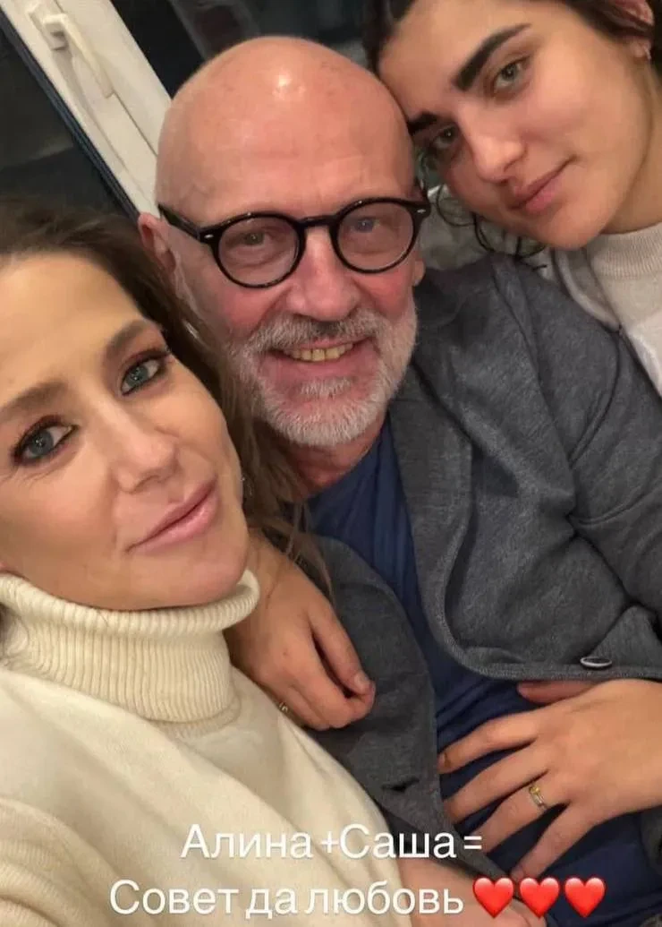 В сети появились подробности и видео с тайной свадьбы 61-летнего Александра Гордона и его 23-летней возлюбленной