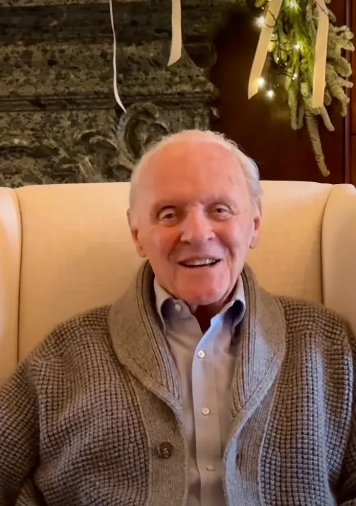 "Жизнь стала намного лучше". Энтони Хопкинс отметил 50 лет трезвости