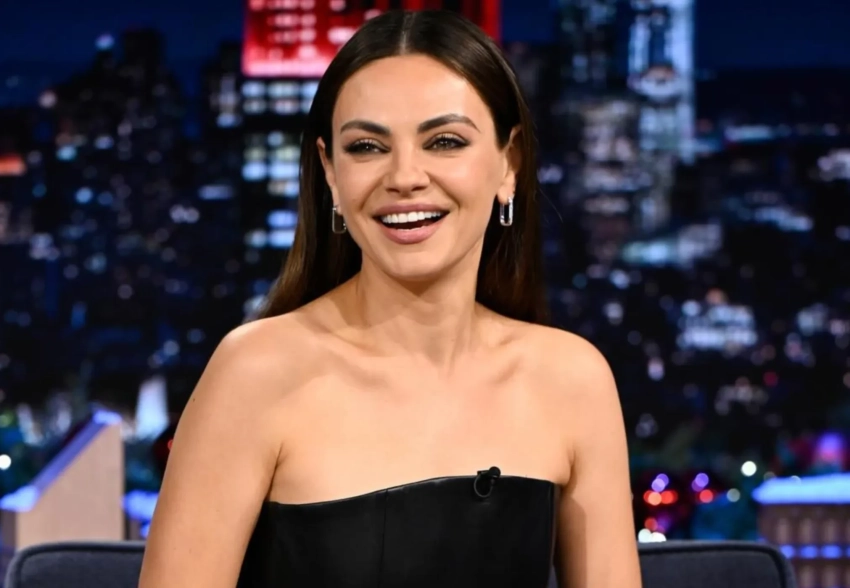 Мила Кунис появилась на публике в платье в стиле "доминатрикс"