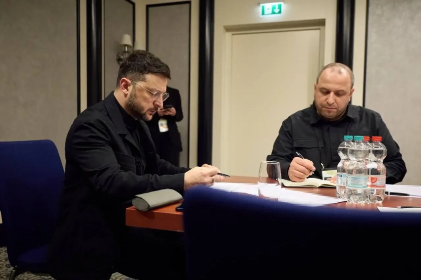 Зеленский готов обменять вступление Украины в НАТО на гарантии безопасности США