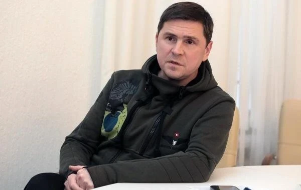 Подоляк: Зеленский разрешил наносить удары по системам наведения в Белоруссии